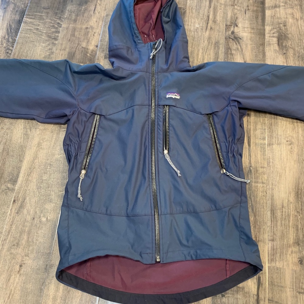 Women’s Patagonia jacket medium